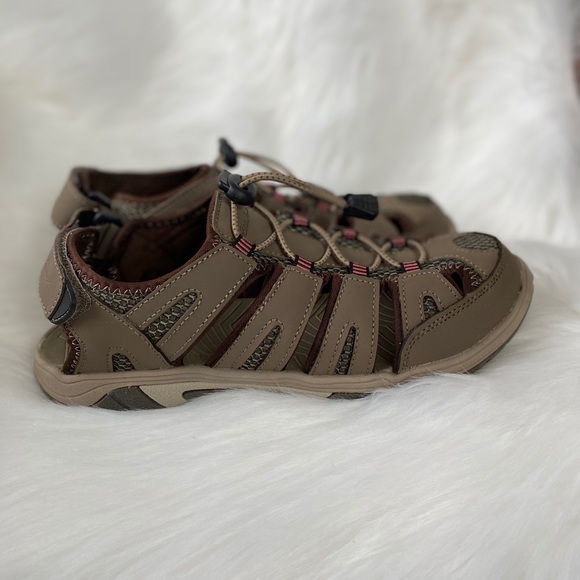 women's bump toe sandals